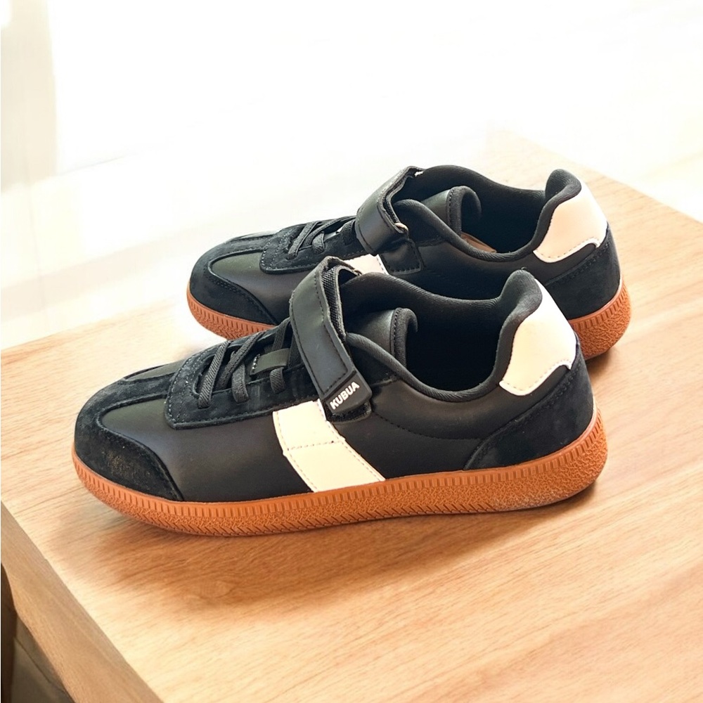 Kubua Kids Black and White Lightweight Sneakers